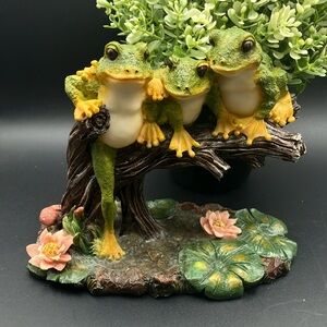 Charming Frog Trio Figurine